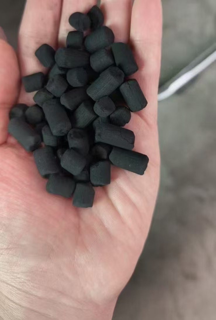 Production process of columnar activated carbon