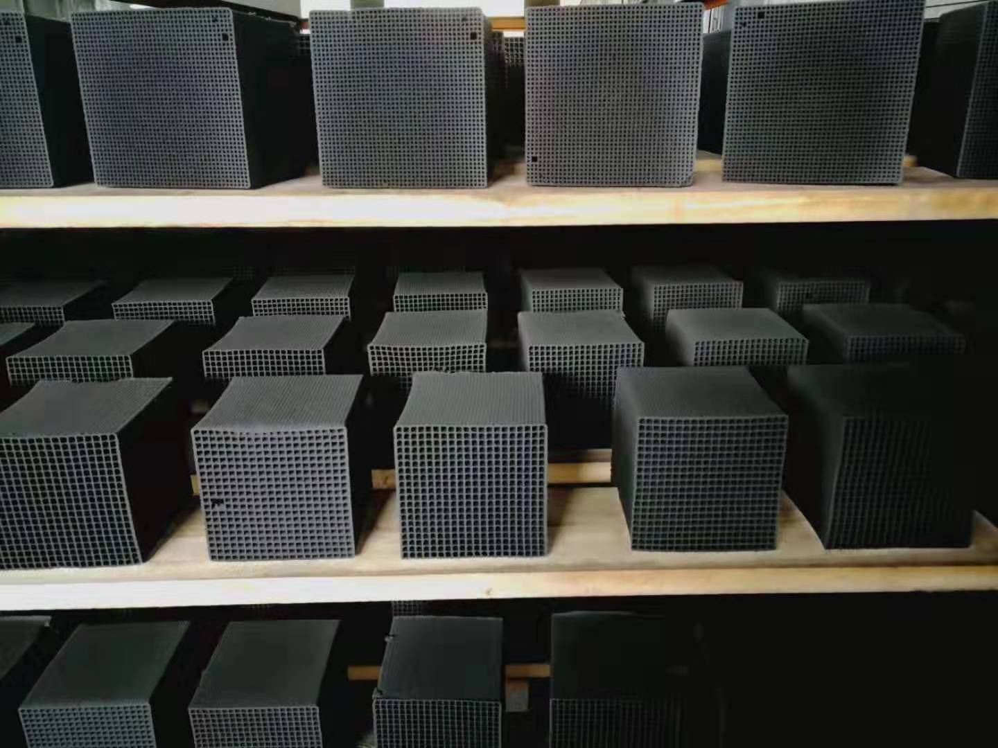 Honeycomb Activated Carbon(图1)