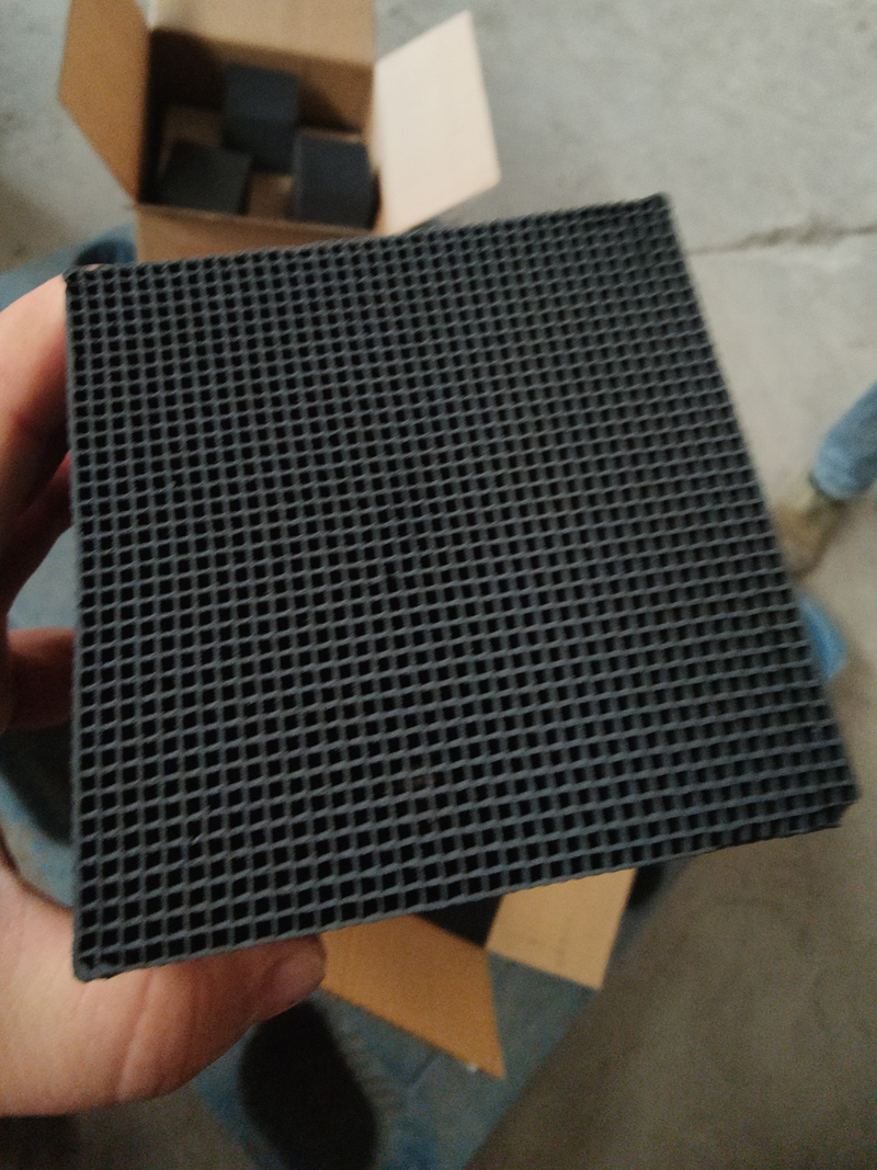 New design carton package for Honeycomb Cube Activated Carbon(图1)